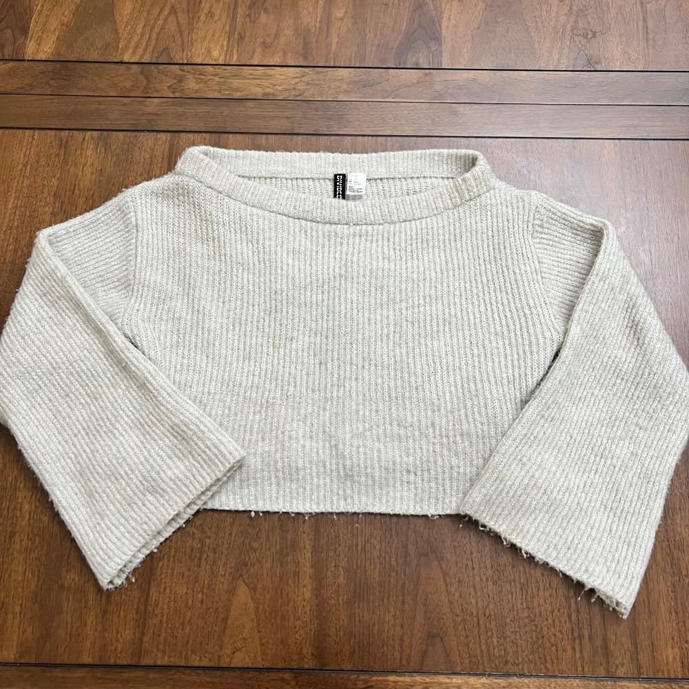 H&M Divided Women's XXS Beige Cropped‎ Knit Sweater Juniors Bell Sleeves